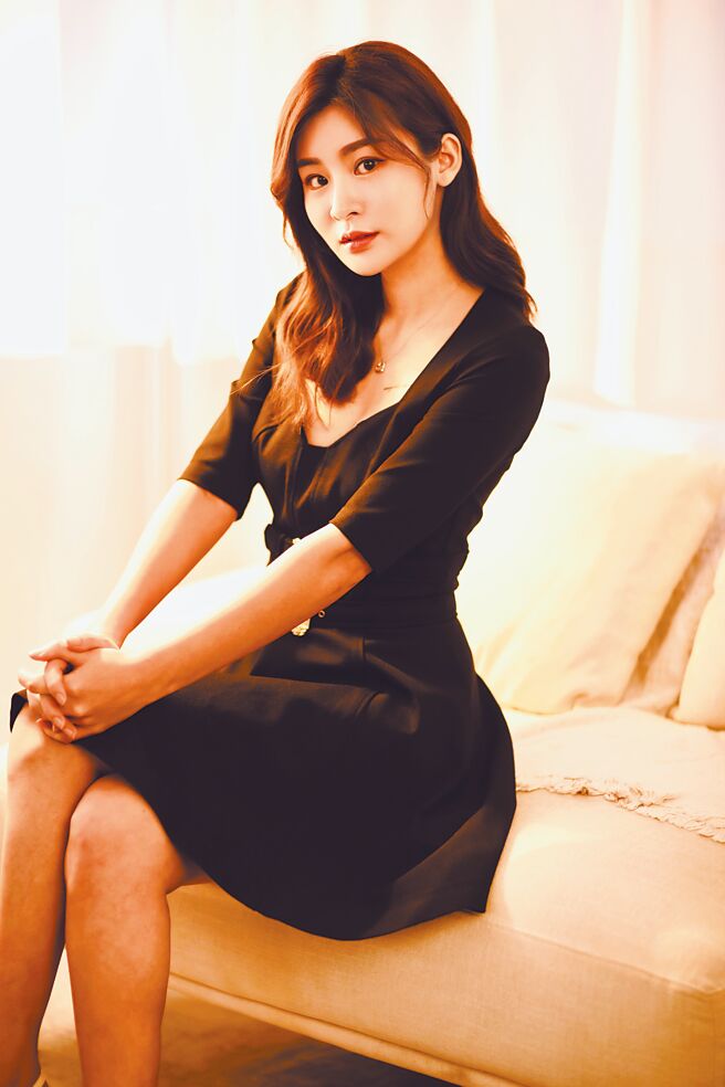 靳筱葳外型出眾，打造属于自己「美的事业」。（翰森娱乐提供 ）