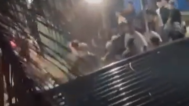 兰屿8日晚间发生群眾斗殴事件。（翻摄画面）