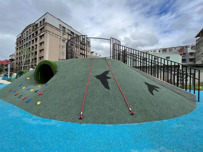 將於11日開放啟用的蘆洲兒五樓厝公園第2期園區，以蘆洲河岸水鳥生態為主題。（新北市工務局提供）