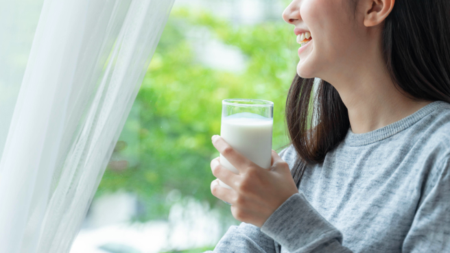 医师江坤俊表示，保久乳和鲜乳的营养价值几乎一样，两者最大的差异在于高温处理后的细菌含量。（图／示意图，达志影像）