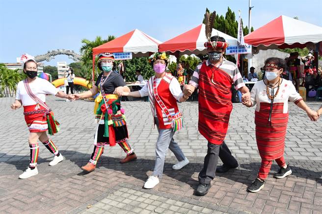 彰化县长王惠美也下场同乐。（县府提供／吴建辉彰化传真）