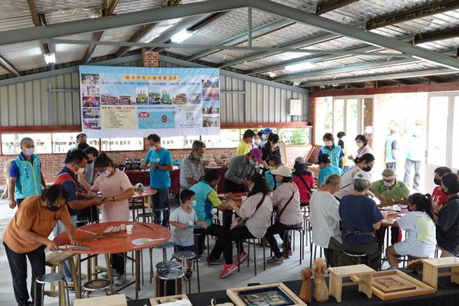 今天活動還有DIY體驗。（李京昇攝）