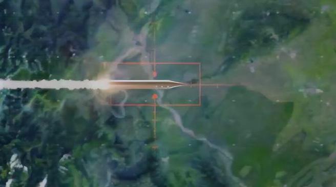 早先有关中段反导的新闻都没有影像，报导亦仅寥寥数语，网民猜测这种「字少事大」的新闻都值得特别关注。（图／微博影片截图）