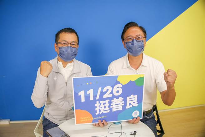 國民黨桃園市長參選人張善政今天和總統府前副祕書長在臉書開直播。(張善政競選辦公室提供)