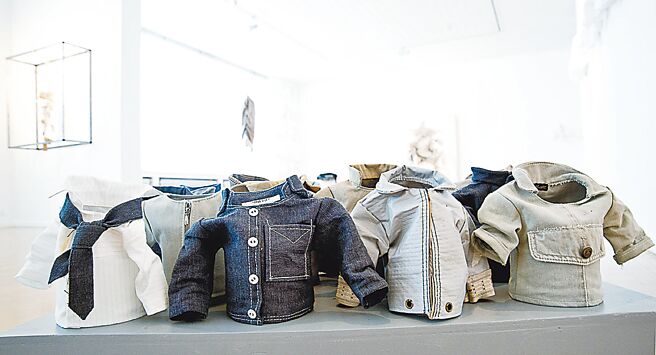 巴赫里作品《一般人》質疑著社會集體意識。（Bluerider ART提供）