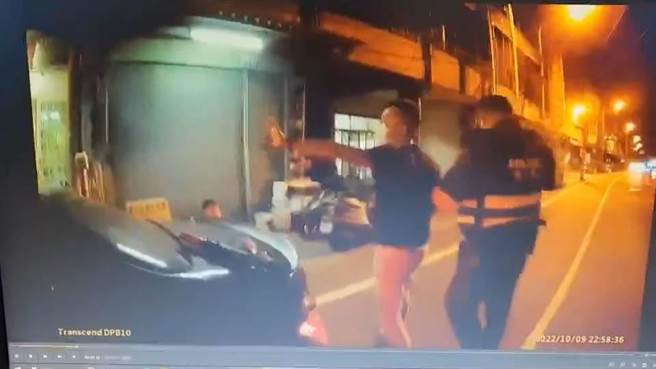 台中男為友人索債，雙方一言不合就開打，警3小時內逮回。（太平警分局提供／潘虹恩台中傳真）
