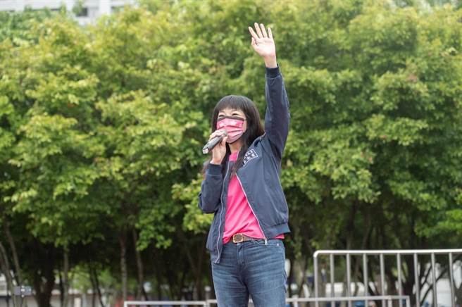 新北市议员蔡淑君连续六年举办升旗典礼，今年涌入3000多人参加。(蔡淑君提供)