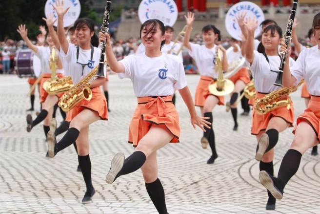 橘高校经常参加全日本吹奏乐大赛、全日本行进吹奏大赛，屡屡获奖。（叶家玮摄）
