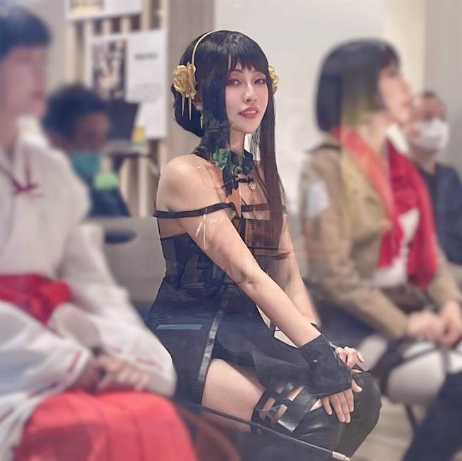 全台最正议员、新竹市议员施乃如，cosplay杀手人妻约儿，引发网友暴动朝圣。（施乃如提供／陈育贤新竹传真）