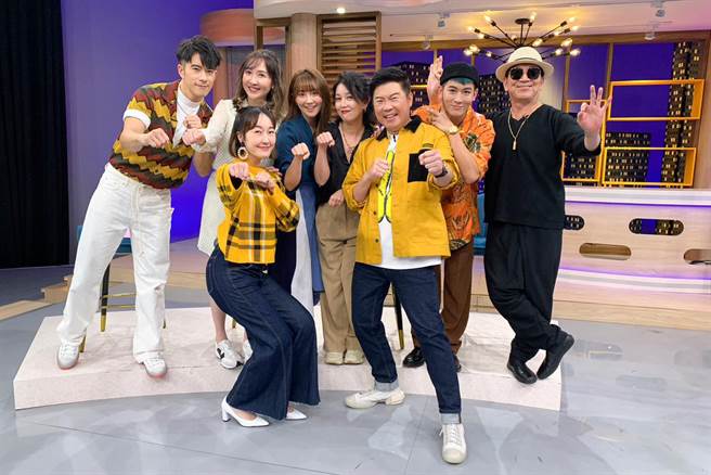 巴钰（前排左起）、曾国城，JR（后排左起）、Julie、张文绮、苗可丽、吴思贤、高捷。（卫视中文台提供）