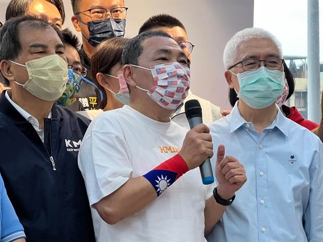 國民黨主席朱立倫今早受訪時表示，特別拜託侯友宜領軍大型造勢，對此侯友宜並未正面回應。（李奇叡攝）