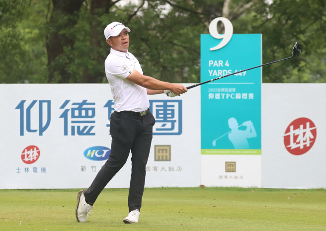 詹世昌今年10月初夺得台湾三商名人赛冠军，跃居台巡赛奖金排名第一，本周继续参赛仰德菁英公开赛。（TPGA提供）