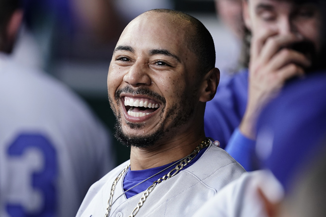 被棒球耽误的保龄球高手贝兹(Mookie Betts)。(美联社)