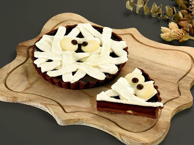 6吋可可木乃伊派，890元。（亚尼克提供）