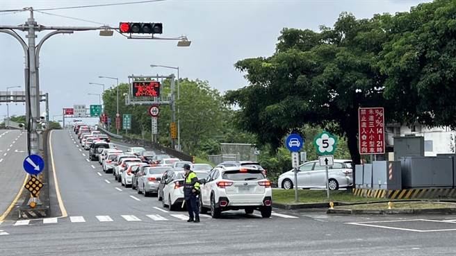 宜蘭縣警察局表示，北返車潮逐漸增加，國道5號預估壅塞時段將持續至晚間8時。（宜蘭縣警察局提供／吳佩蓉宜蘭傳真）