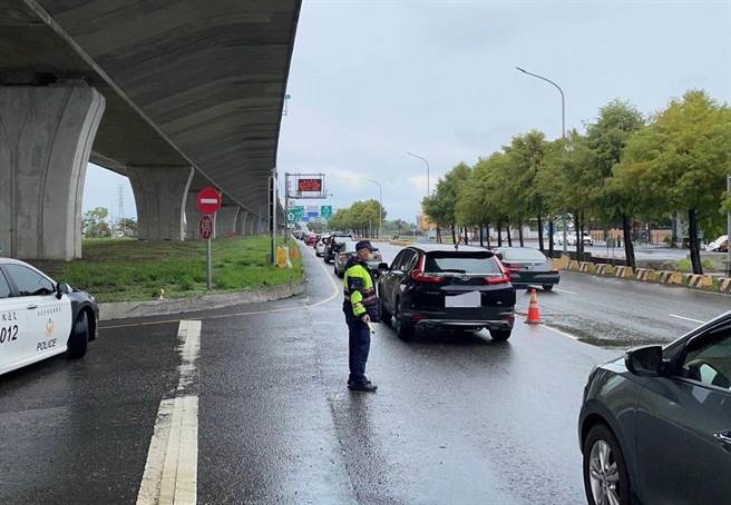 宜蘭縣警察局表示，北返車潮逐漸增加，國道5號預估壅塞時段將持續至晚間8時。（宜蘭縣警察局提供／吳佩蓉宜蘭傳真）