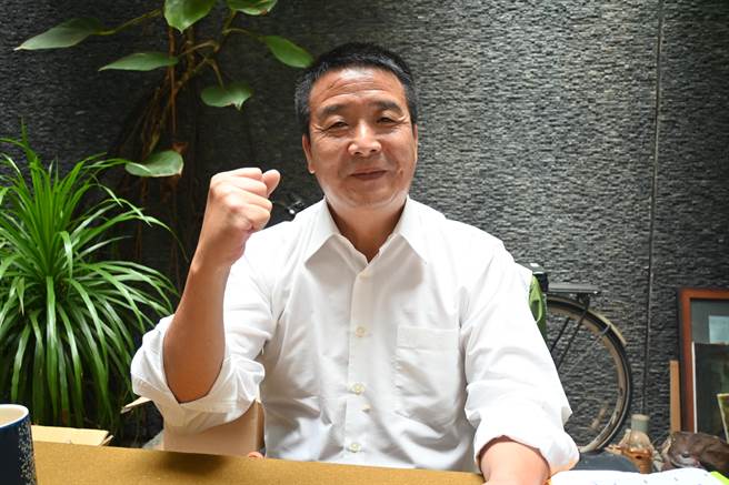 民進黨苗栗縣長參選人徐定禎回嗆，鍾東錦是惡人先告狀，要鍾先把前科案件交代清楚。（李京昇攝）