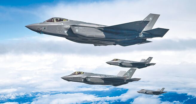 希爾空軍基地F-35A閃電II編隊在猶他州測試和訓練場上空飛行。（摘自美國空軍官網）