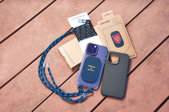 RHINOSHIELD犀牛盾推出了全新色系与MagSafe兼容系列的iPhone 14系列手机壳，更推出了MagSafe兼容的磁吸设计固架MAX。（石智中摄）
