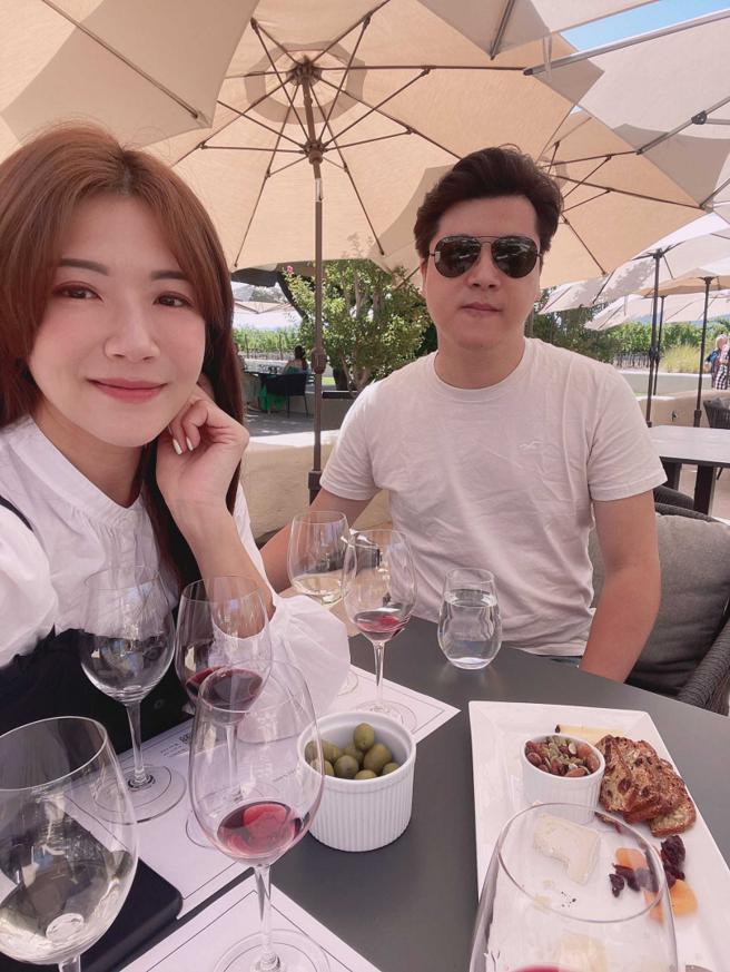 知道郑亦真喜爱喝美酒，欧巴特地安排前往是Robert Mondavi Winery酒庄。（图／郑亦真提供）