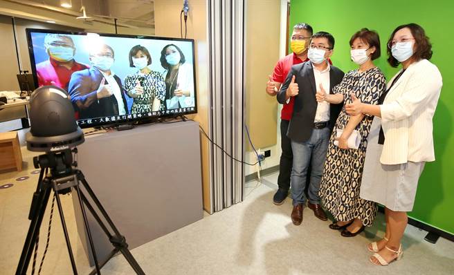 「国际智媒体影视学院」让企业加速数位转型，同时推动员工教育训练，也能为学校及企业拍摄影片，功能十分多元化。（陈世宗摄）