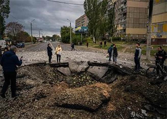 大陆在乌克兰公民对防空警报懈怠使馆再发通知吁避险。（观察者网）