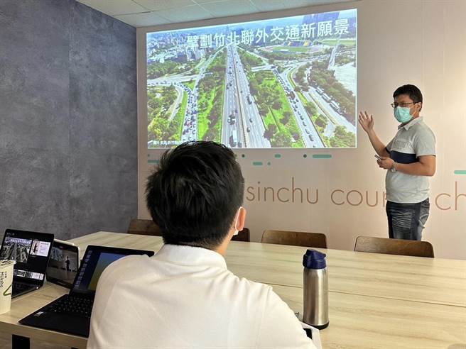 民进党竹北市长参选人郑朝方邀请交通安全协会、标线改造台湾路社群等民间交通研究团体，深入讨论竹北交通问题对应解方。（郑朝方团队提供／邱立雅竹县传真）