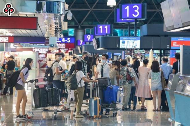 受惠于我国边境将在13日解封，旅行社无薪假（减班休息）人数大减。（报系资料照）