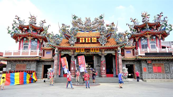 国民党台南市长参选人谢龙介针对台南市的文化建设与政策公布第1项政见，宣布将举办「台南剧场节」，挽救在地小剧场的生机。（谢龙介竞总提供／洪荣志台南传真）