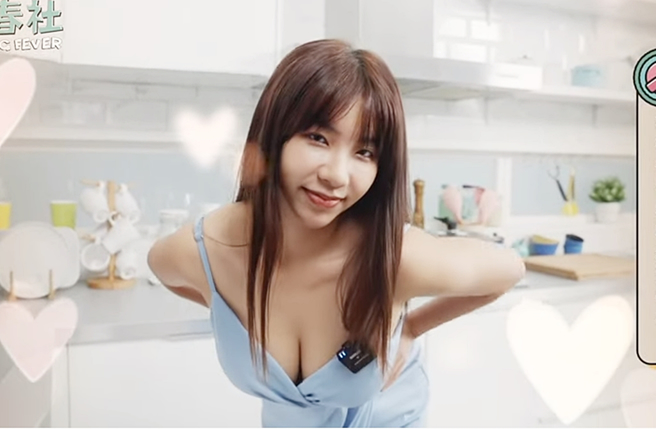 吴梦梦分享粉丝福利视角。（图／翻摄自思春社 Youtube）