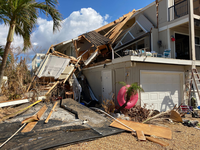 佛罗里达州法医委员会（Florida Medical Examiners Commission）在最新报告中证实，全州与风暴相关的死亡人数升至102人。(图/ 美联社)