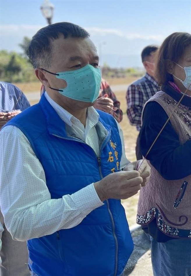 南投市永豐里長石玉明尋求連任，日前突然去世，南投縣選委會7日公告「停止永豐里長選舉」，8日公告「重行選舉」。（民眾提供／楊靜茹南投傳真）