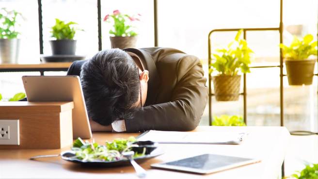 急诊科医师翁梓华指出，小睡片刻的最佳时长为10~20分钟。(示意图/达志影像)