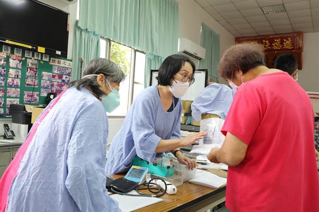 为照护偏乡民眾，健保署在台南市大内区设置6处巡迴医疗据点。（台南市政府提供／张毓翎台南传真）