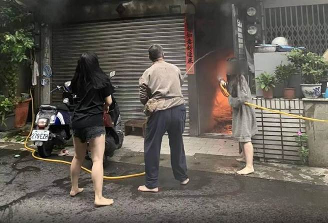 大姊和二妹一同從2樓陽台跳下逃生，叫來鄰居拉水管滅火。（民眾提供／李奇叡新北傳真）