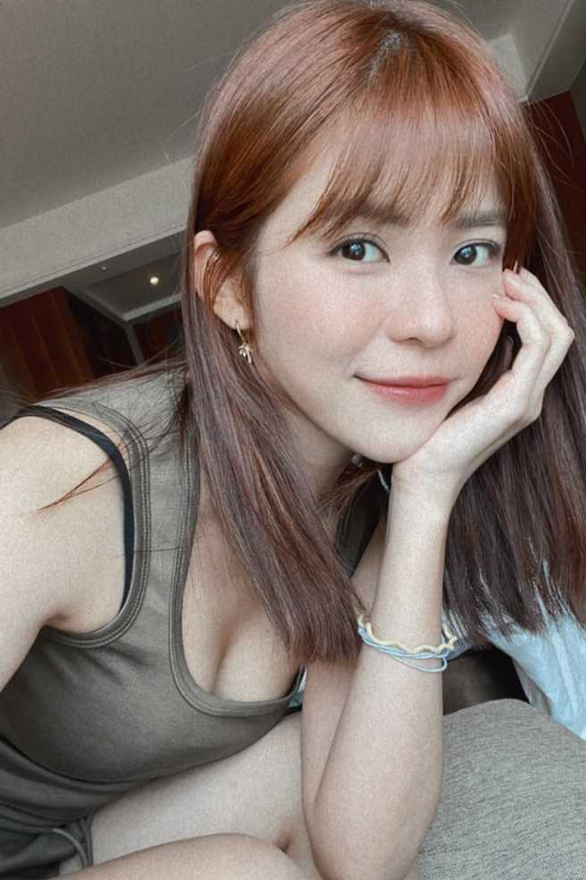 林萱瑜晒出火辣自拍照。（图／林萱瑜facebook）