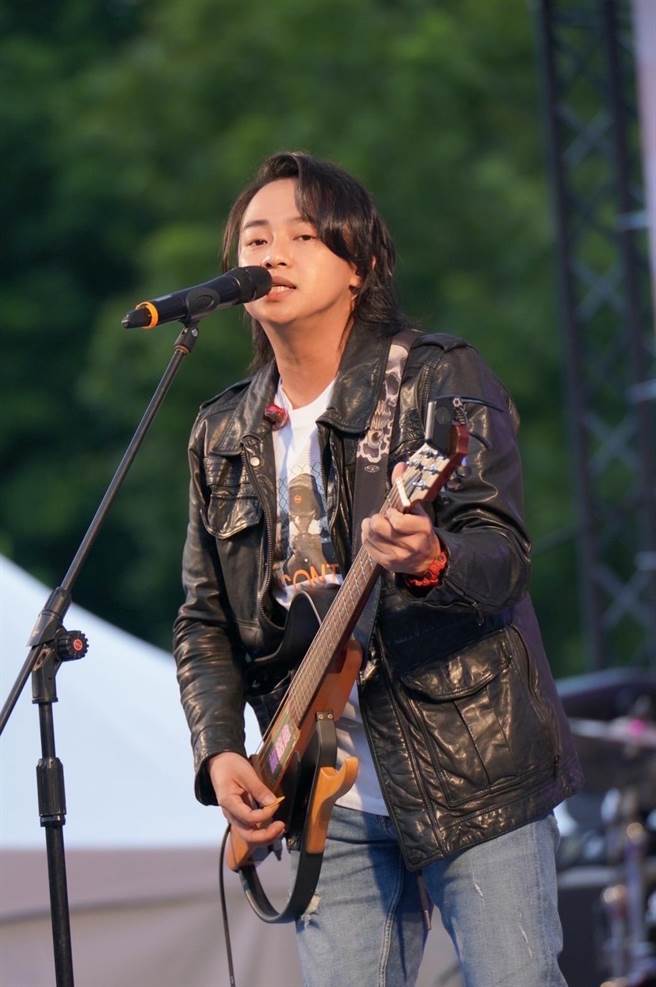 赖铭伟10日出席在荣星花园举办的双十台北Let's Party音乐会。（亲子草地音乐会提供)