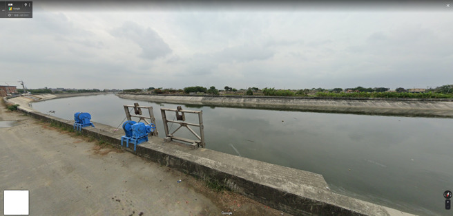 一名网友到嘉义朴子钓鱼时，意外遗失一台iPhone 13 Pro Max，只好当天再买一支一样的手机。（翻摄自爆废公社二馆脸书）