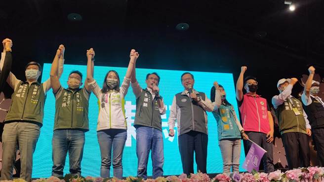 民進黨桃園市長參選人鄭運鵬今天參加鄭運鵬桃園勞工後援會成立大會，鄭運鵬發表9大勞工政策。（賴佑維攝）