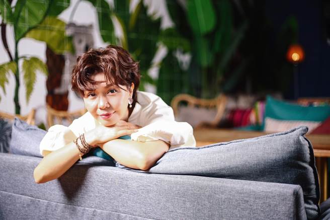 于子育坦言演出《俗女》系列壓力不小。（鄧博仁攝）