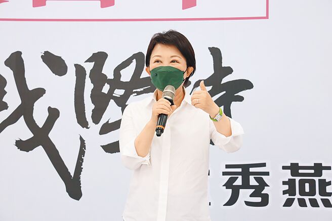 国民党争取连任的台中市长卢秀燕，面对外界质疑空污问题，她强调，不可能马上根除非常严重的污染情况，但台中市空气品质持续改善是不争的事实。（卢秀燕总部提供／林欣仪台中传真）