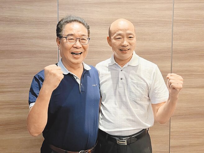 国民党苗栗县长参选人谢福弘昨天释出一段他与前高雄市长韩国瑜合体的影片，强调要以正蓝军赢得选战。（谢福弘竞选总部提供／李京升苗栗传真）
