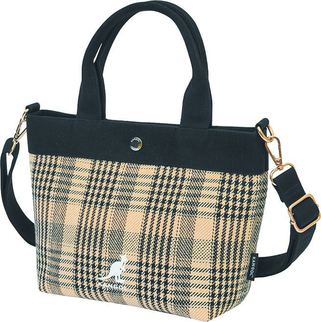 限量KANGOL格纹托特包，集6点加599元可兑换，约市价2.9折。（7-11提供）