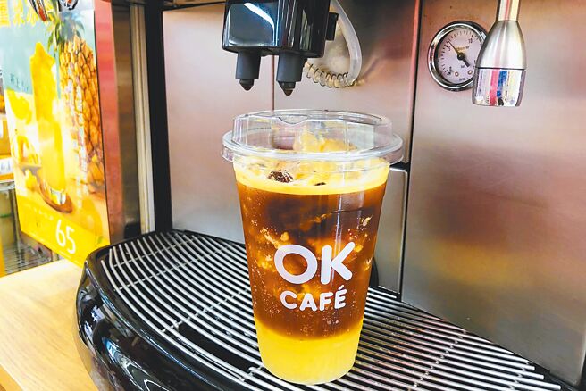 OKCafe西西里气泡咖啡，现购买第二杯半价。（OKmart提供）