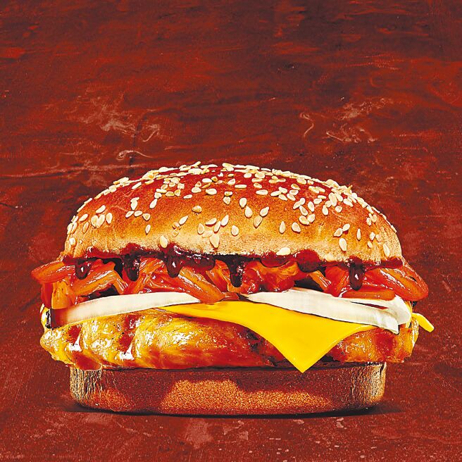 汉堡王「泡菜烤鸡堡」单点109元，套餐价149元。（汉堡王提供）