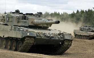 捷克陸軍開始接收豹2A4坦克