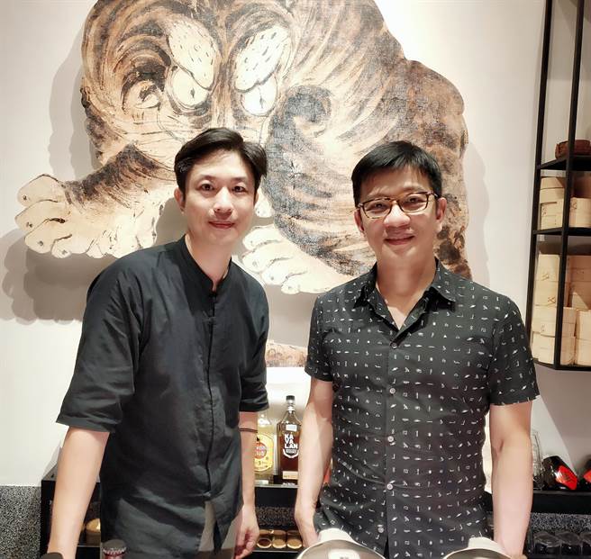 陈子鸿（右）邀请陈玠甫担任「1500音创学院」顾问。（1500声量音创提供）