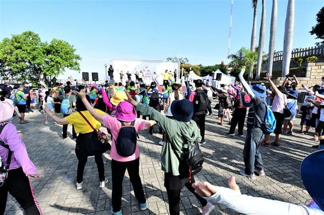 ▲秋凉之际，卦山大纵走活动开幕。　图：彰化县政府城市暨观光发展处／提供
