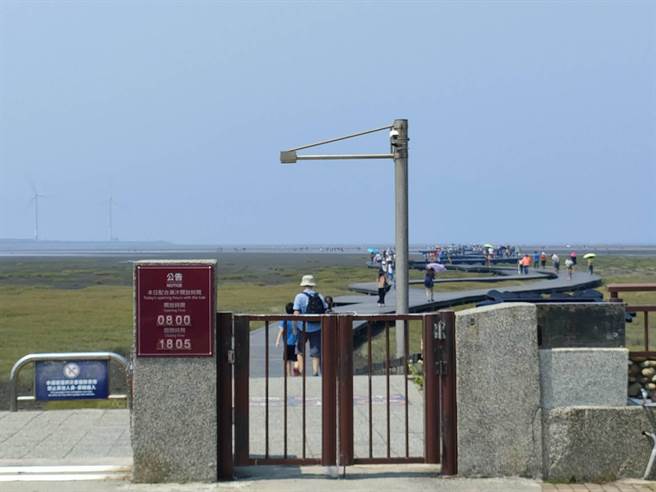 木棧道施工期間全線封閉禁止進入，請民眾體諒及配合，切勿擅自闖入。（台中市政府提供）