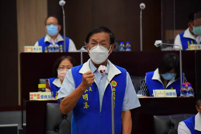 南投县长林明溱12日表示，8年任内减债75亿元。（南投县政府提供／廖志晃南投传真）